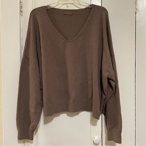Nuuds Luxe Knit mocha v neck sweater Top xxl
